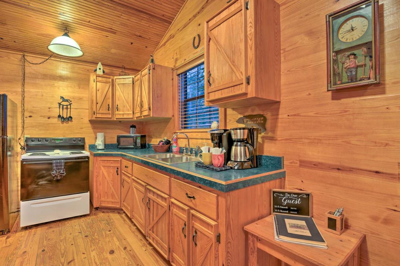 Hochatown Hideaway With Hot Tub, Grill And Fire Pit! Villa Stephens Gap Exterior foto